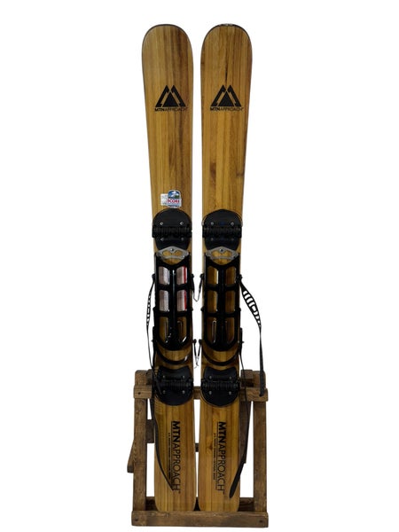138cm Mtn Approach Folding Approach Skis W/ 35L Backpack