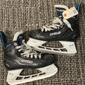 Intermediate Bauer XLP Hockey Skates Size 4.5 (Used)