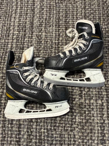Youth Bauer Supreme One20 Hockey Skates Regular Width 11 (Used)