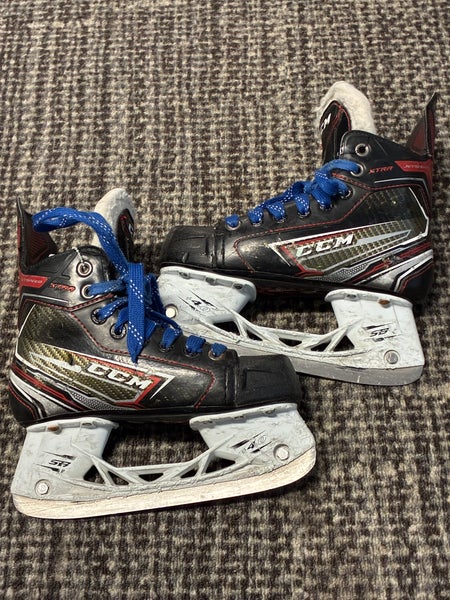 Junior CCM JetSpeed XTra Hockey Skates Regular Width Size 1.5 (Used)