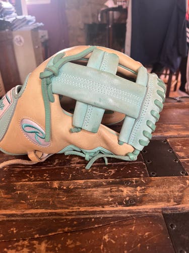 2025 Rawlings Heart of the Hide RH Infield Baseball Glove 11.5" (Used)