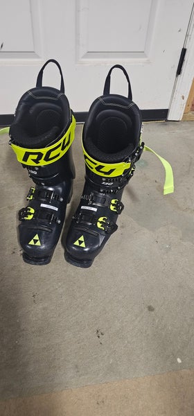 Mondo 27 & 27.5 Men's Fischer Racing RC4 Podium 130 Ski Boots Stiff Flex (Used)