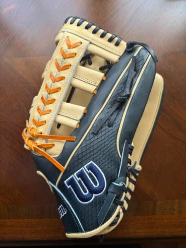 2024 Outfield RH Wilson A2000 Baseball Glove 12.75" (Used)