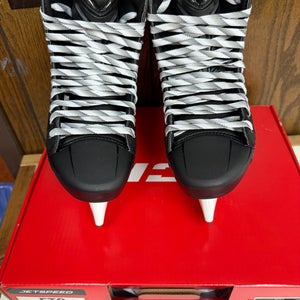Intermediate CCM ft8 Hockey Skates Regular Width (New)-  Multiple Sizes
