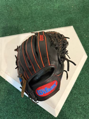 Wilson A2000 RH Outfield Baseball Glove 12.25" (Used)