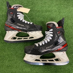 Junior Bauer Vapor 2X Hockey Skates Size 5 (Used)