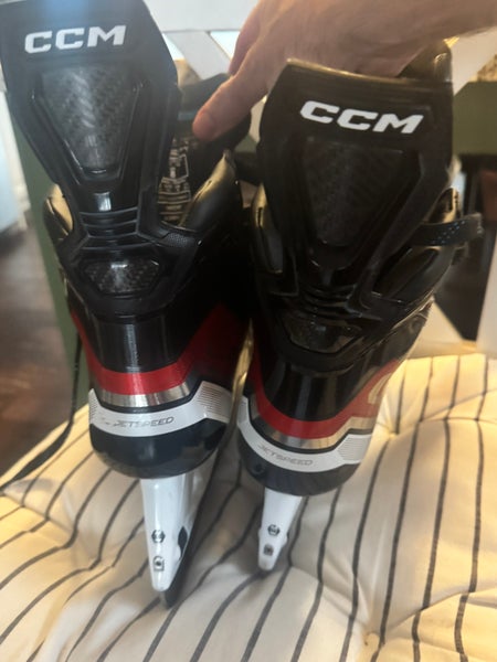 2024 CCM JetSpeed FT6 Pro Hockey Skates Wide Width 8 (Used)