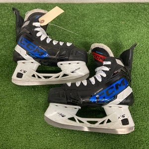 Junior CCM Jetspeed FT680 Hockey Skates Regular Width Size 1.5 (Used)
