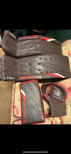 33" 2023 True L20.2 Goalie Leg Pads Pro Stock (Used)