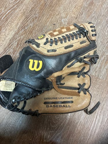 Wilson A2452 RH Infield Baseball Glove 11.5" (Used)