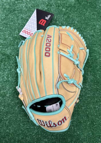 Wilson A2000 12" B2 Right Handed Pitchers Baseball Glove - Blonde Mint Red