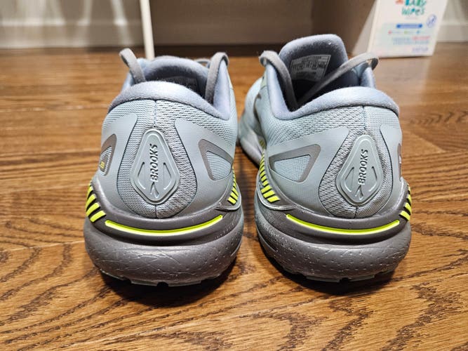 Blue Men's Size M 11.0 (W 12.0) Adult Brooks Shoes (Used)