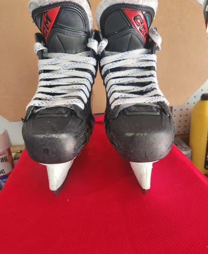 CCM JetSpeed FT 680 Hockey Skates Regular Width Size 3 (Used)