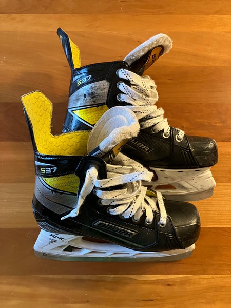 Bauer Supreme S37 Regular Width Size 4.5 Hockey Skates (Used)
