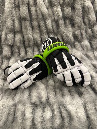 Warrior Nemesis Lacrosse Gloves Medium (Used)