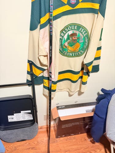 Senior Bauer Proto2 Right Handed Hockey Stick P92 70 Flex (New)