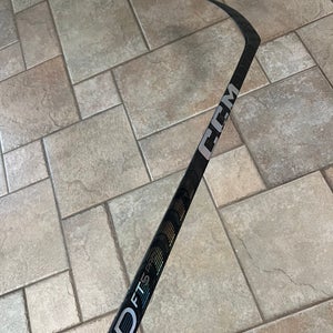 Intermediate CCM JetSpeed FT5 Pro Right Handed Hockey Stick P29 65 Flex (Used)