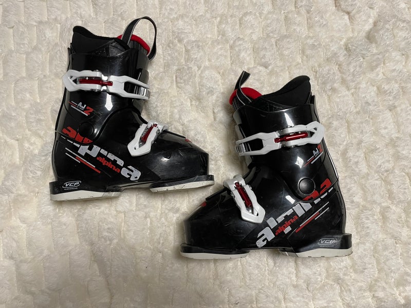 Mondo 18 & 18.5 Kid's Alpina Ski Boots (Used)