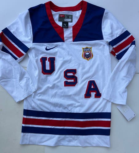 NWT Nike USA Hockey IHHF Jersey