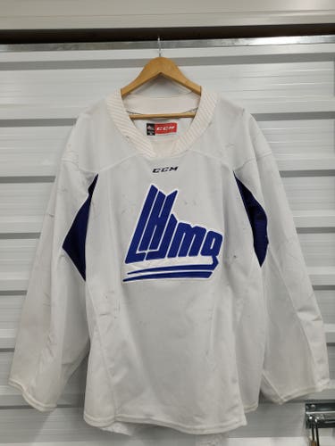 Size Goalie Cut White CCM Pratice Jersey #33 (Used)