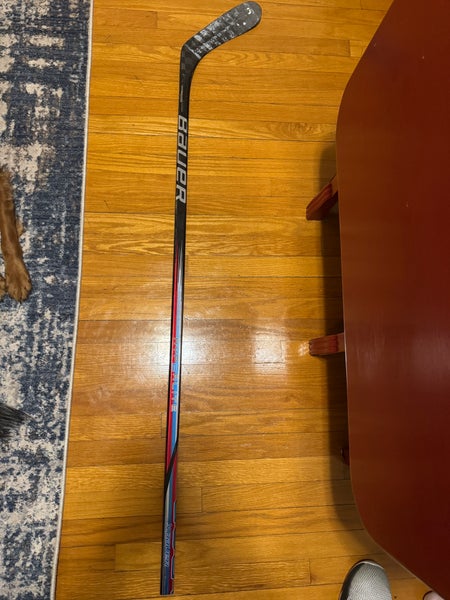 Senior Bauer Vapor Hyperlite 2 Right Handed Hockey Stick P28 77 Flex (Used)