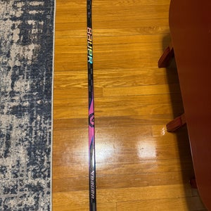 Senior Bauer Proto2 Right Handed Hockey Stick P28 77 Flex (Used)