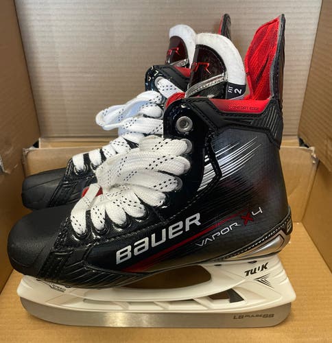 NEW Bauer Vapor X4 Hockey Skates 4.5 Fit2
