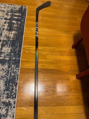 Senior CCM JetSpeed FT8 Pro Right Handed Hockey Stick P28 75 Flex (Used)