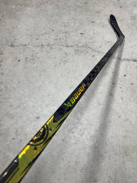 77 Flex P28 Senior Bauer Proto-R Left Hand Hockey Stick Pro Stock (USED)