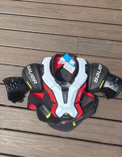 Senior Large Bauer Vapor Hyperlite Shoulder Pads