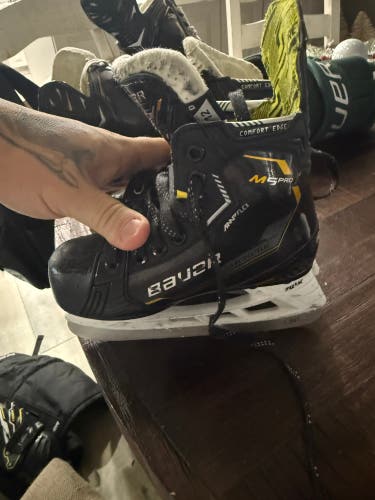 2022 Bauer Supreme M5 Pro Hockey Skates Regular Width 12 (Used)