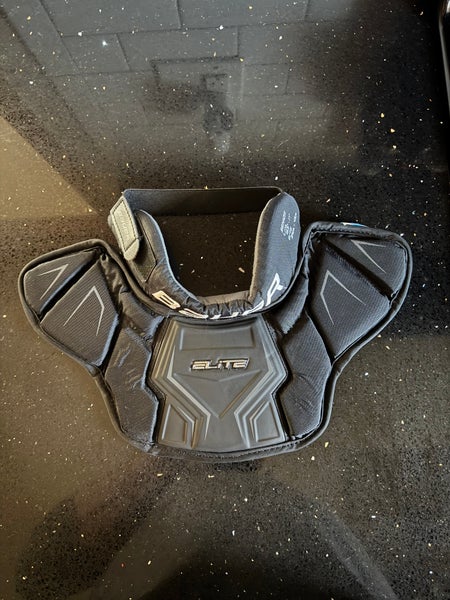 Senior Bauer (New)clavicle protection