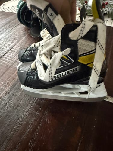 2020 Bauer Supreme 3S Hockey Skates Regular Width 9 (Used)