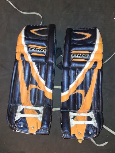 34" SR BHG Brian Heaton Goalie Leg Pads (Used)