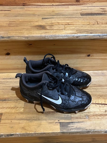 Black Men's Size M 7.0 (W 8.0) Nike FastFlex Low Top (Used)