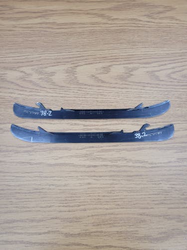 Bauer Fly-Ti 272 #38-2 (Used)