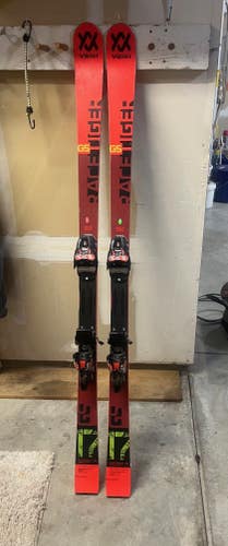 Unisex 2021 Racing 166 cm Volkl Racetiger GS Skis With Bindings Max Din 12 (Used)