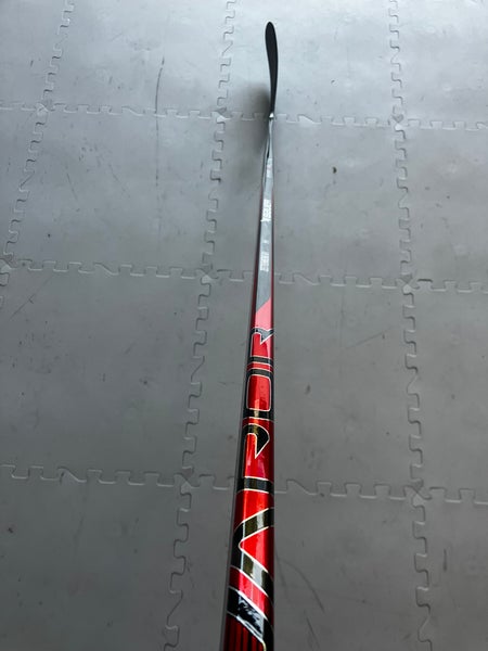 Custom Red Intermediate Bauer Vapor Hyperlite 2 Right Handed Hockey Stick P92 65 Flex (New)