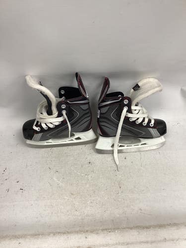 Used Bauer VAPOR X30 Youth Hockey Skate Youth 11.0 11851-S000039871