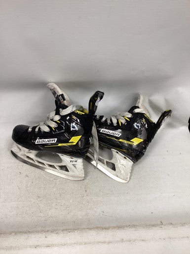 Used Bauer SUPREME M4 Intermediate Hockey Skate Intermediate 3.5 11851-S000039869