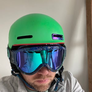 Unisex Medium Smith Maze Helmet (Used)
