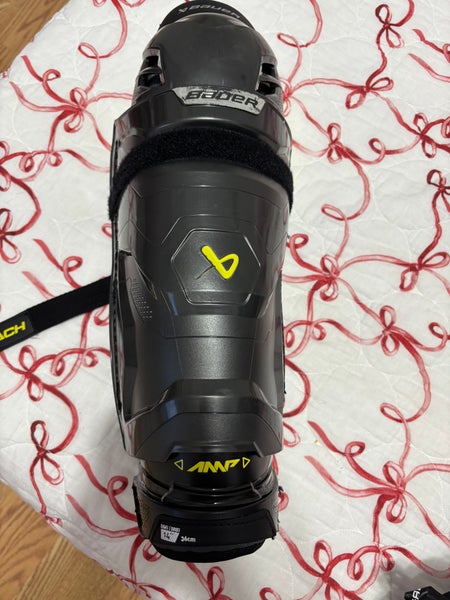 Intermediate Bauer Mach 14" Shin Pads (Used)