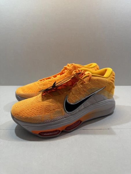 Men's Size M 9.0 (W 10.0) Nike Shoes (New)