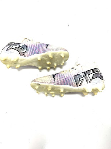 Used Puma Soccer Cleats White Junior 03 11860-S000300420