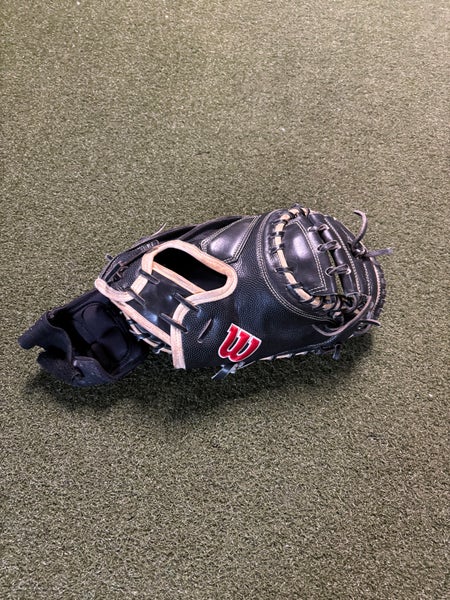 Wilson A2000 RH Catcher's Baseball Glove 33.5" (Used)