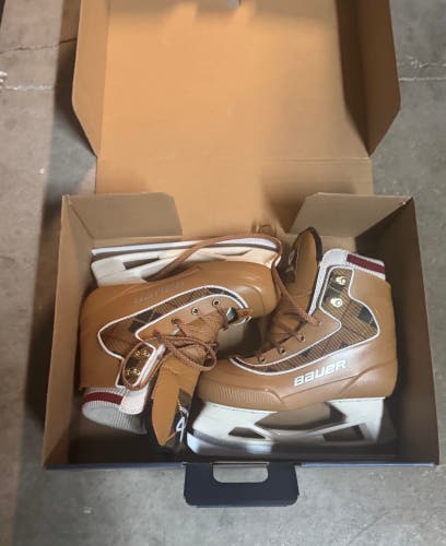 Bauer Hockey Skates Regular Width Size 4 (New)