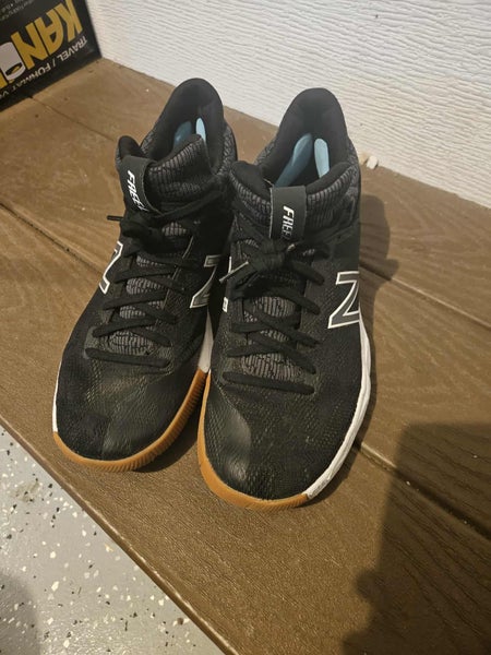 Black Men's Size M 7.0 (W 8.0) New Balance (Used)