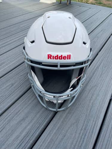 Used Youth Large Riddell SpeedFlex Football Helmet (READ DESCRIPTION)