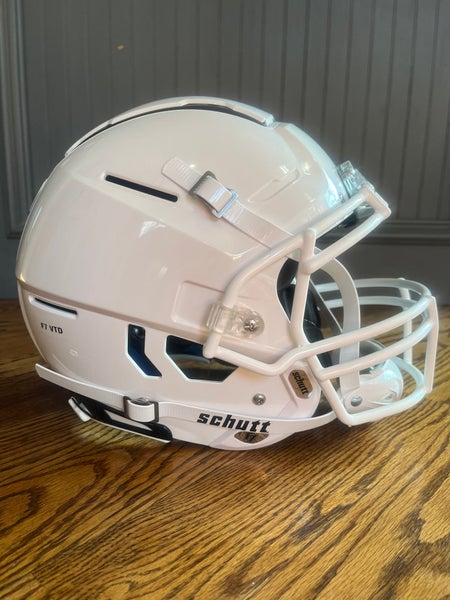 NEW Schutt F7 VTD Football Helmet - Advanced Protection for Adults (Large) (READ DESCRIPTION)