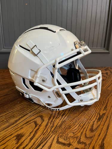 NEW Schutt F7 VTD Football Helmet - Medium Adult (READ DESCRIPTION)